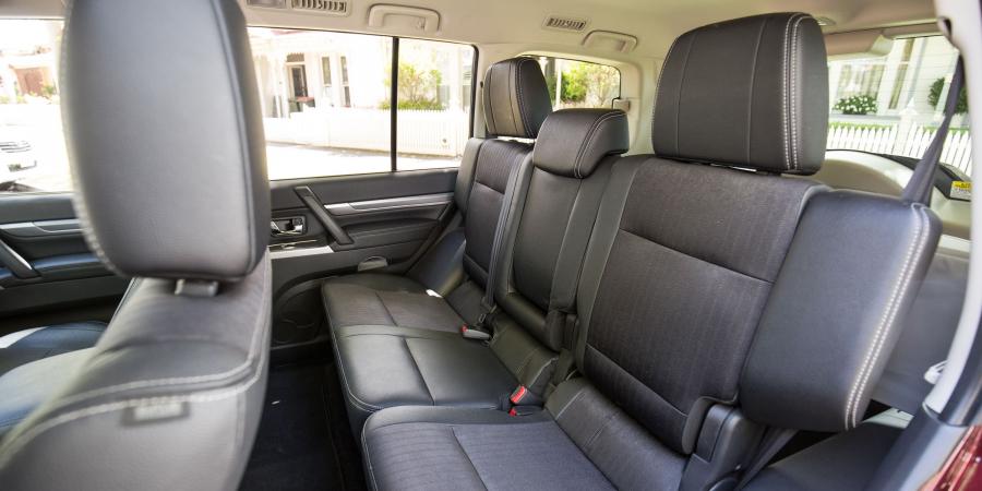 Интерьер Mitsubishi Pajero 5-Door 2014 года  (AU) (фото 28 из 40)
